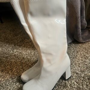 White Gogo Boots with Chunky Heel